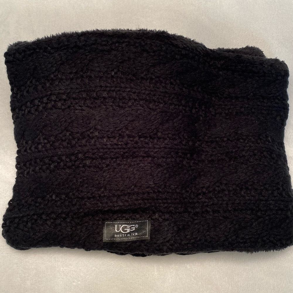 Ugg knitted infinity scarf